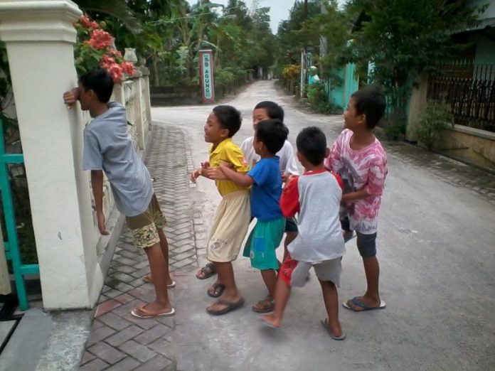 PERMAINAN KANAK-KANAK ZAMAN DAHULU YANG MENGGAMIT KENANGAN ...